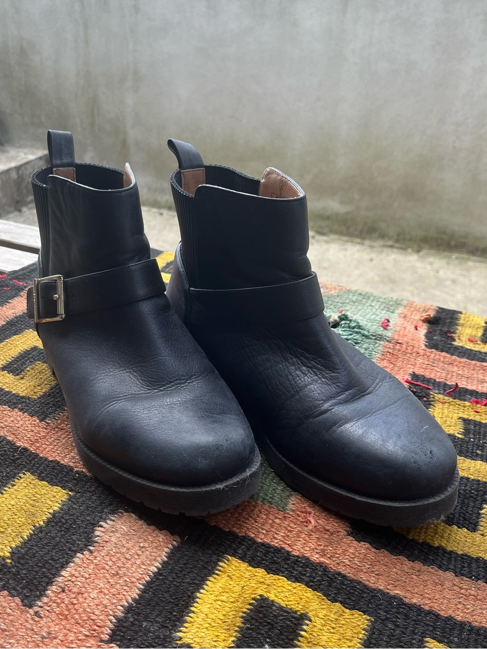 Vionic Black and Tan Leather Ankle Boot Size 9